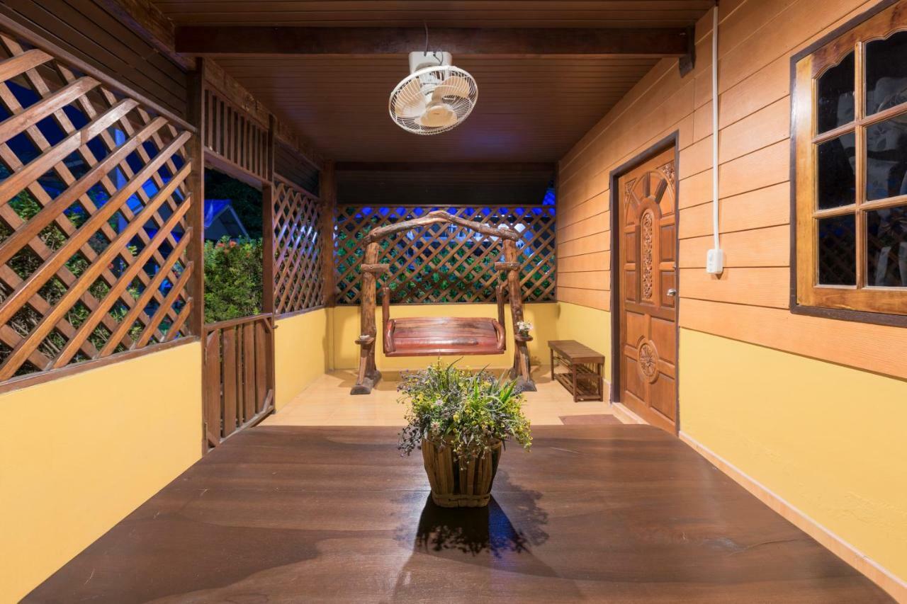 La Luna Italian Restaurant & Accommodation Koh Lipe Exterior photo