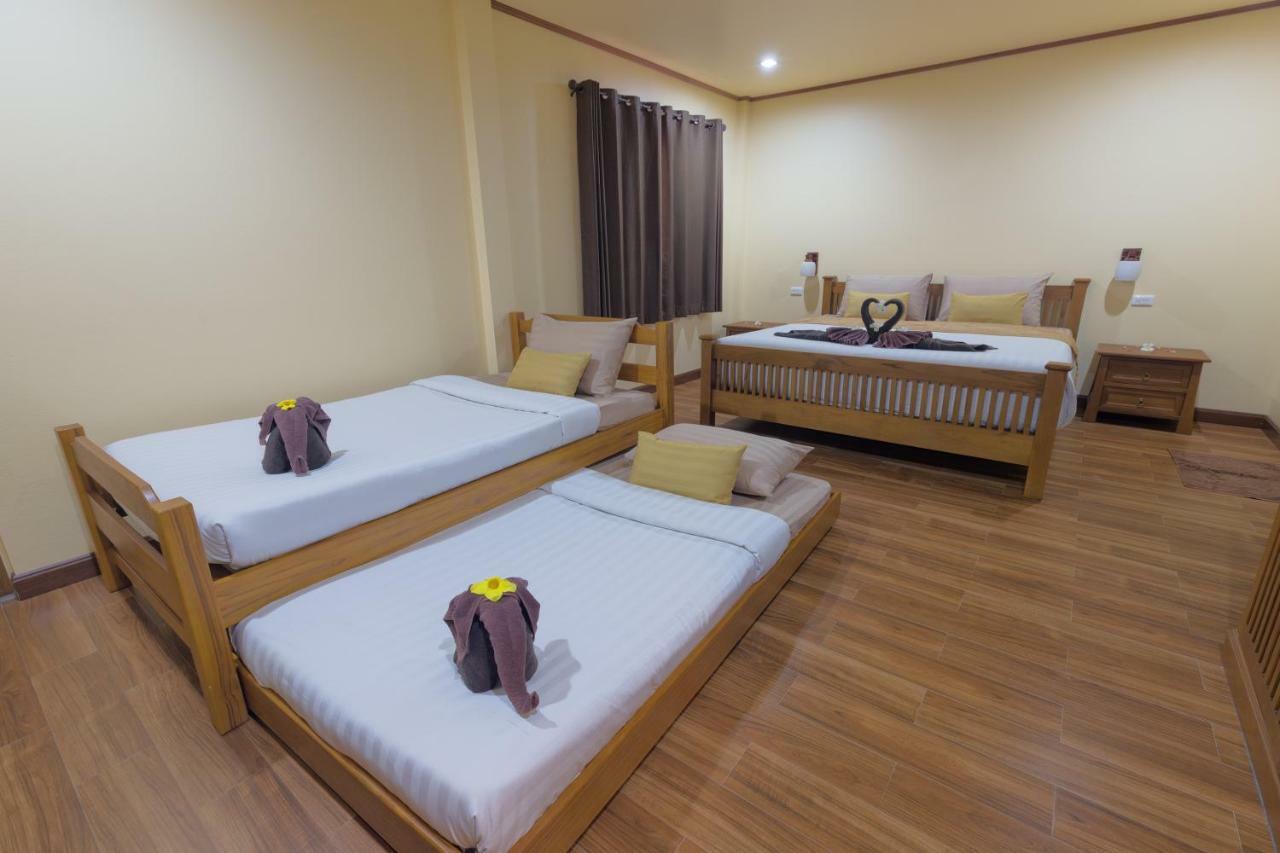 La Luna Italian Restaurant & Accommodation Koh Lipe Exterior photo