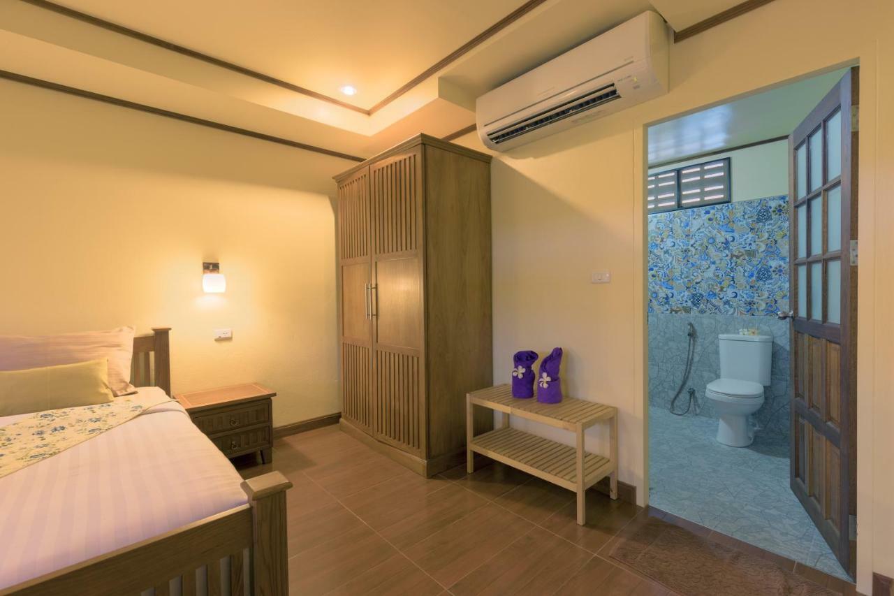 La Luna Italian Restaurant & Accommodation Koh Lipe Exterior photo